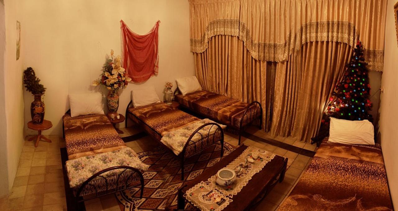Friends Hostel.Area B Хеброн Екстериор снимка